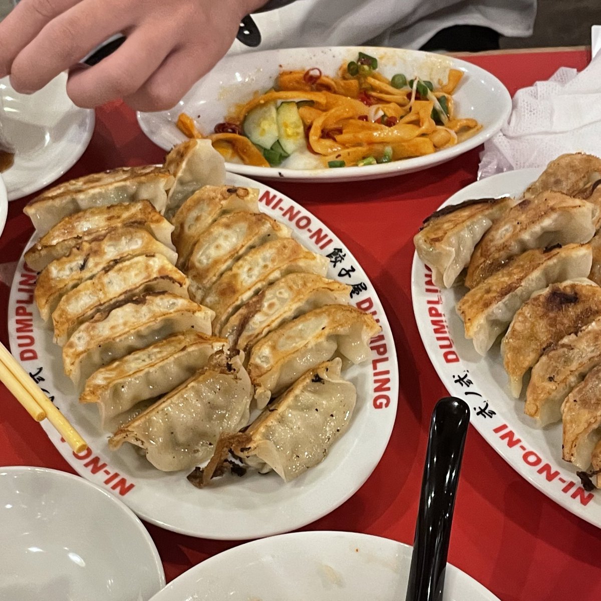 ramu_sta's tweet photo. 餃子巡りに付き合って https://t.co/rcUuZNIs9a