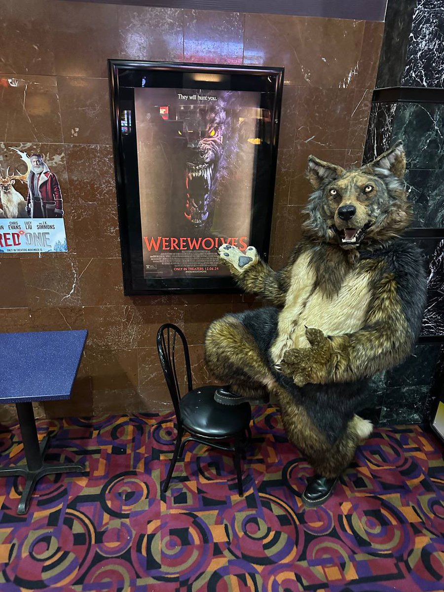 KookiTanuki's tweet photo. Just saw the movie and loved it so much!!!! Definitely would wolf out again to see it one more time! (Also thanks for the staff for being so chill, they loved seeing me in fur!)  #WerewolvesMovie https://t.co/8nDP3p1QIz