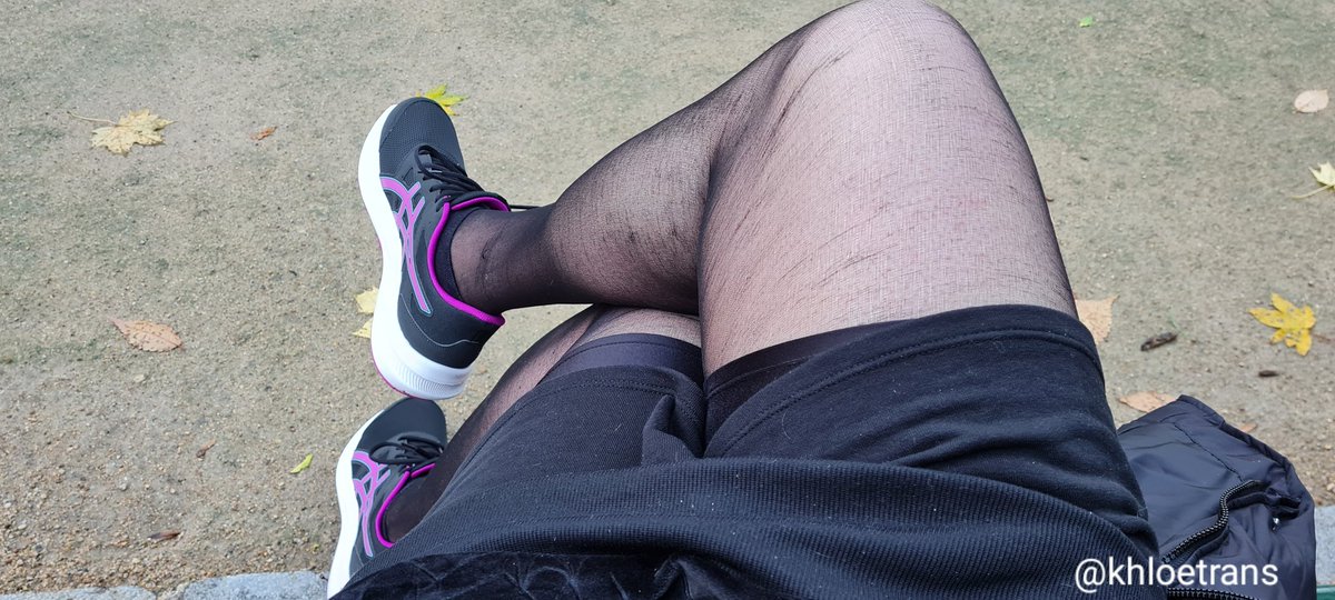 KhloeTrans's tweet photo. ootd
Those new #shoes worn with #pantyhose and black ankle #socks got me a few stares from nasty pervs already 🤭 https://t.co/mapkO3MYJE