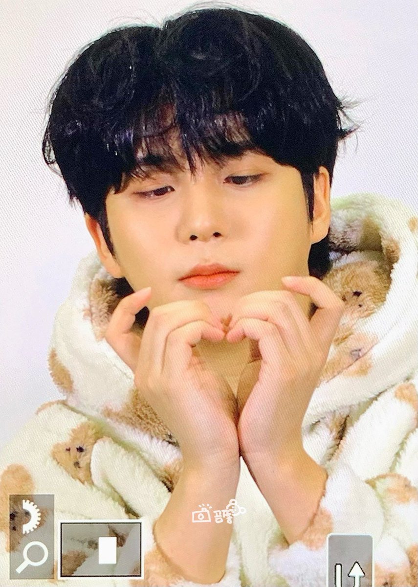 DelightJH_'s tweet photo. 241207 고생했어 🧸🫶🏻 
#에이티즈 #종호 #최종호 #ATEEZ #JONGHO #ジョンホ https://t.co/po1twYEJf2
