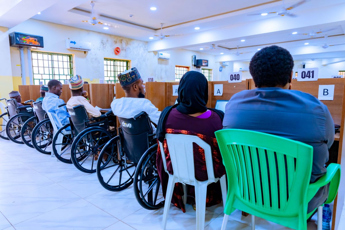 45,689 Applicants Compete as NNPC GCEO Oversees Transparent and Inclusive Recruitment Process

As the Computer-Based Aptitude Test for NNPC Ltd.'s recruitment begins today at various centers across the country, the Group Chief Executive Officer (GCEO), Mr. Mele Kyari, visited the