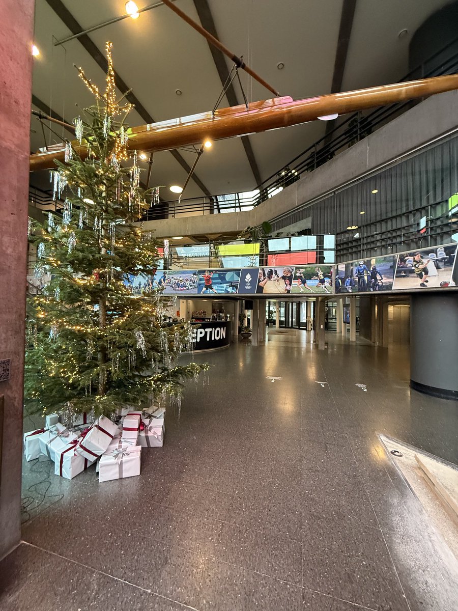 davidwilliman1's tweet photo. Xmas at DCF headquarters https://t.co/WYhQeOoRe8