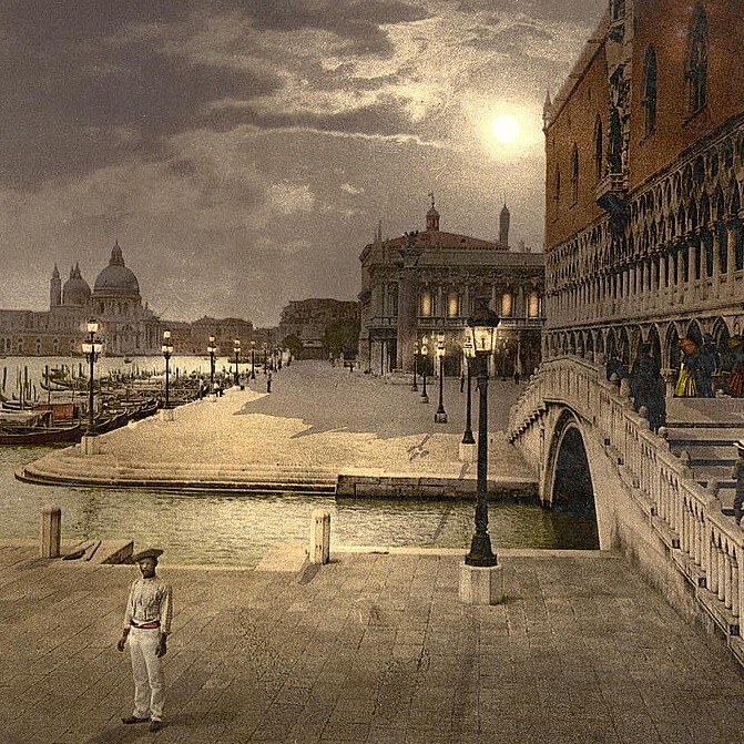 mafalda_venedig's tweet photo. Buongiorno. Das ist eine alte Postkarte von der Riva degli Schiavoni. Rechts der Dogenpalast und hinten Salute. Viel verändert hat es sich ja nicht wirklich. Saluti, Mafalda Cinquetti aus #Venedig #Italien #Buch #Roman #Krimi #Lesen #Detektiv #MafaldaCinquetti #viagaribaldi https://t.co/7l3jfaRT2p