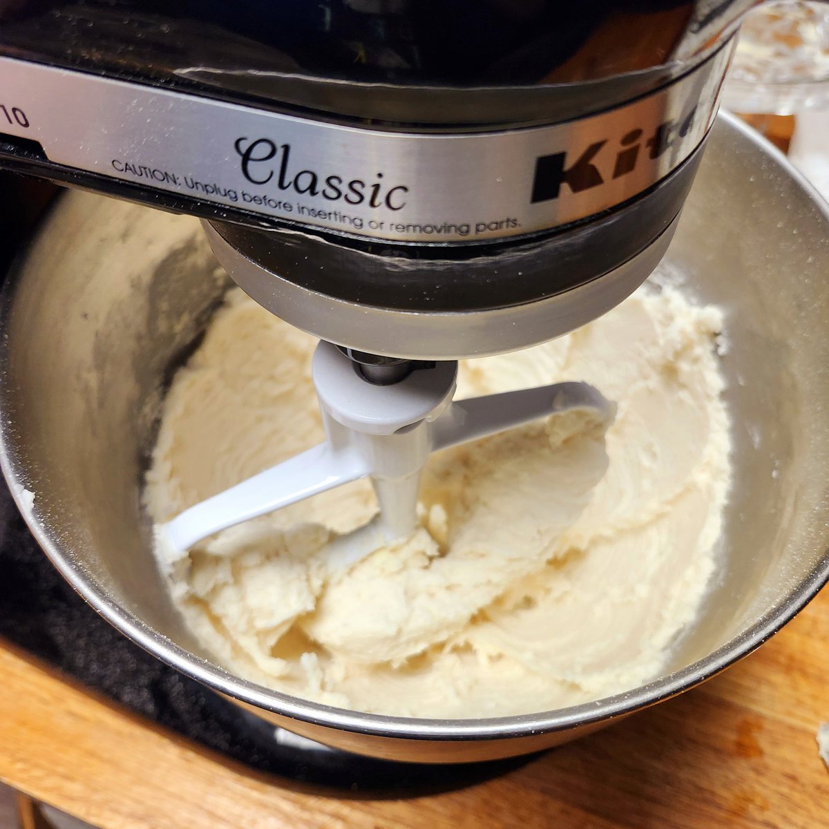 JumpyJihyo's tweet image. another flawless batch of buttercream down :)