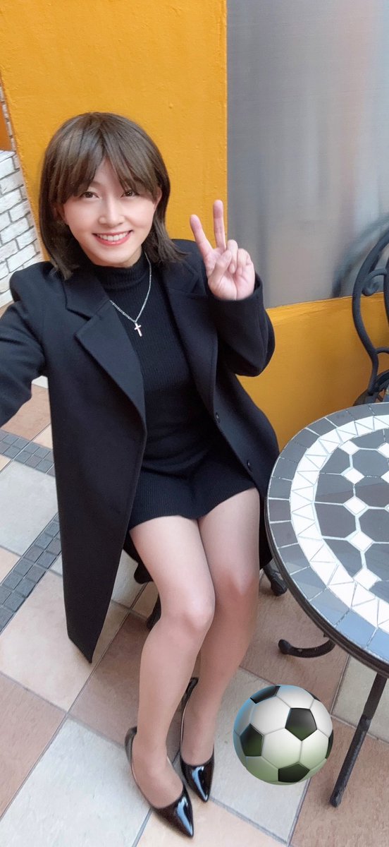 ブラボー👏🙌ファジアーノ岡山⚽️👍
来シーズンから悲願のJ1ステージへ😭
帰ってシャンパン🍾🥂開けよう〜🙋‍♀️
来年は野球⚾️ラグビー🏉サッカー⚽️
女子観戦するニャン🐈❣️
 #ファジアーノ岡山全員で勝つ