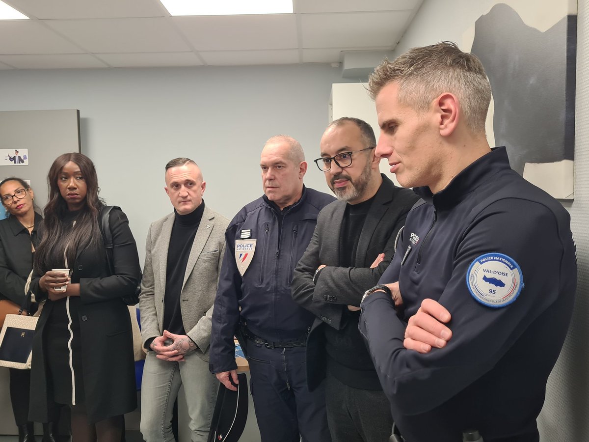 Notre mission de remettre le service public au plus près des populations fragiles se poursuit 

✅ Notre Maison de la famille et du droit accueille désormais un espace dédié à l'aide au dépôt de plainte en ligne pour chaque Goussainvillois qui en a besoin