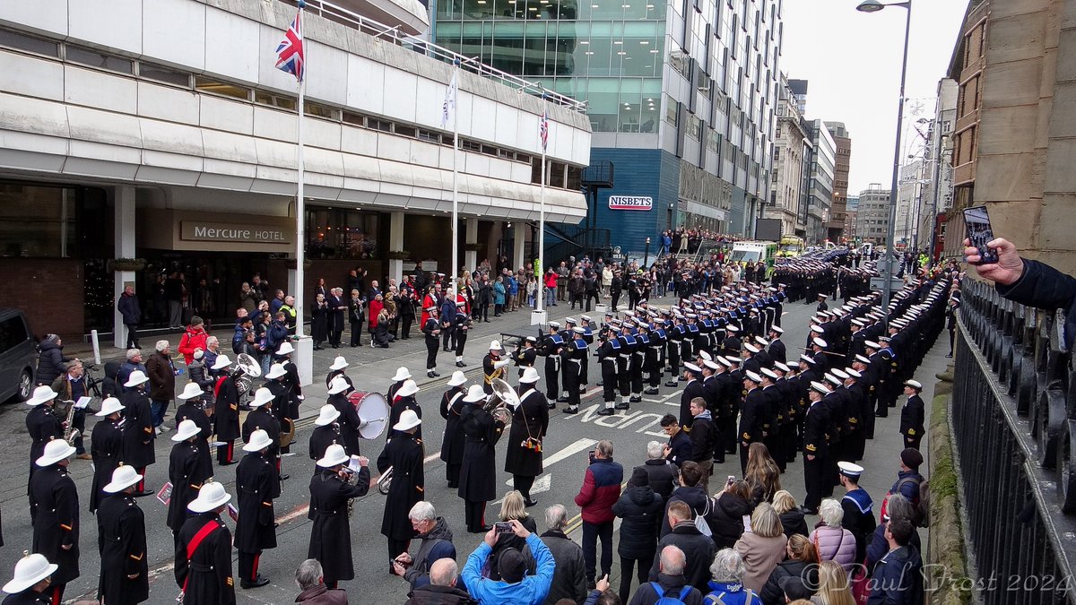 Yesterdays Freedom of the city event with <a href="/HMSPWLS/">HMS Prince of Wales</a>  flic.kr/s/aHBqjBUcCC <<< more images here