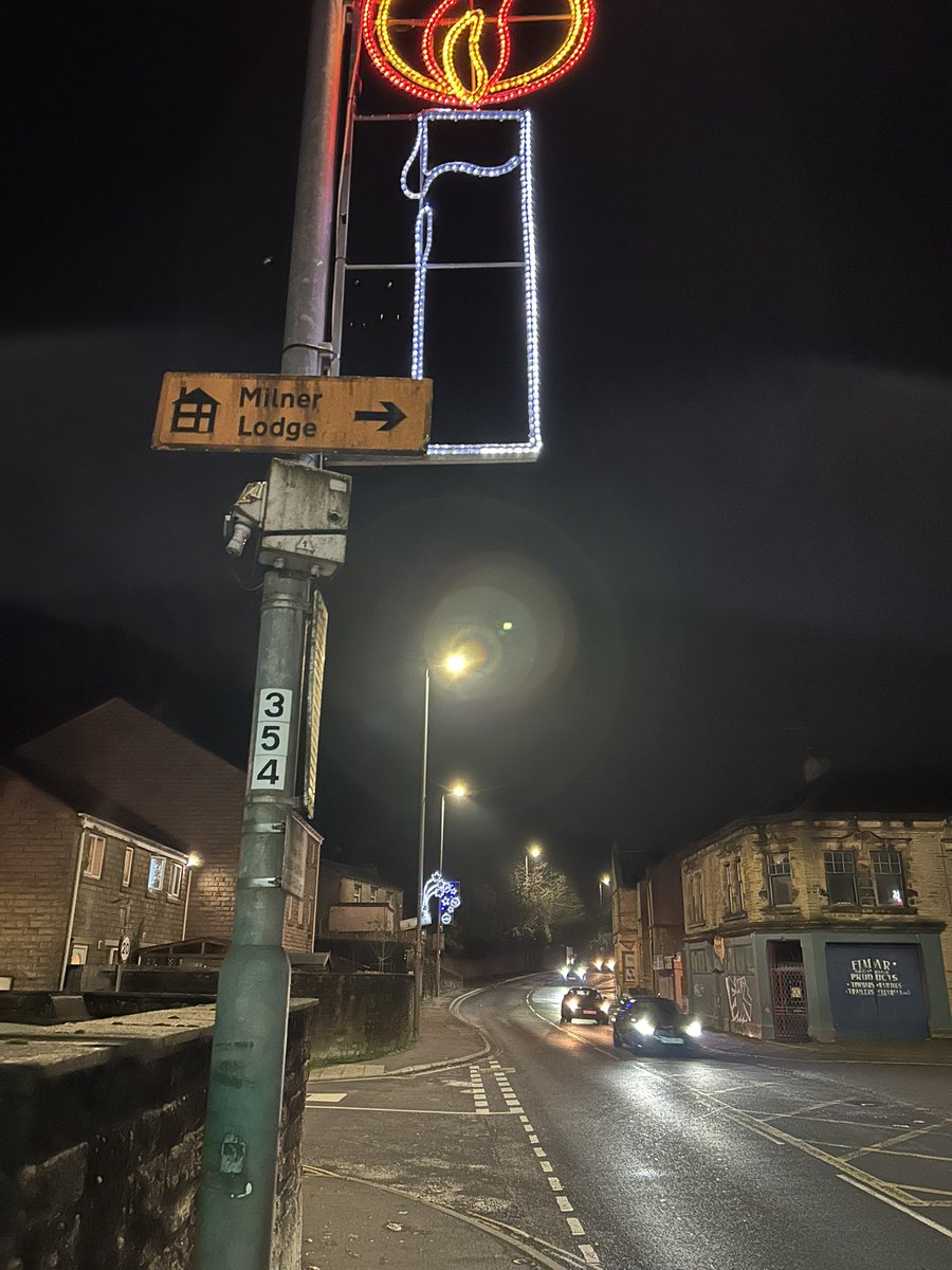 Credit where credit is due <a href="/Calderdale/">Calderdale Council</a> for the first time in about 6 years all the Christmas lights are working in Luddendenfoot