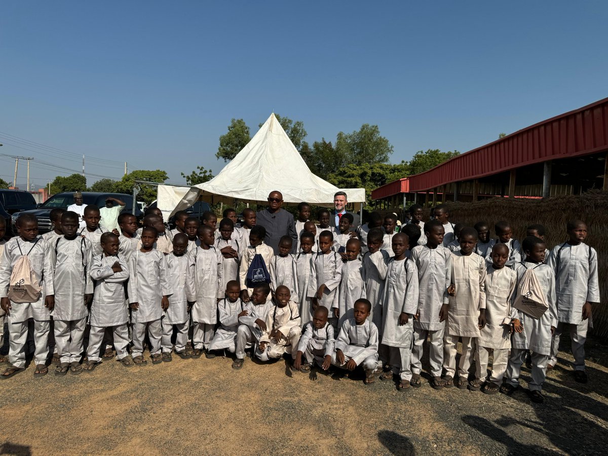 PremiumTimesng's tweet photo. FEATURE: Day Peter Obi visited AUN, taught Almajiri boys civic education, hygiene

https://t.co/trItur9fyI https://t.co/3zu0wfrm7Q