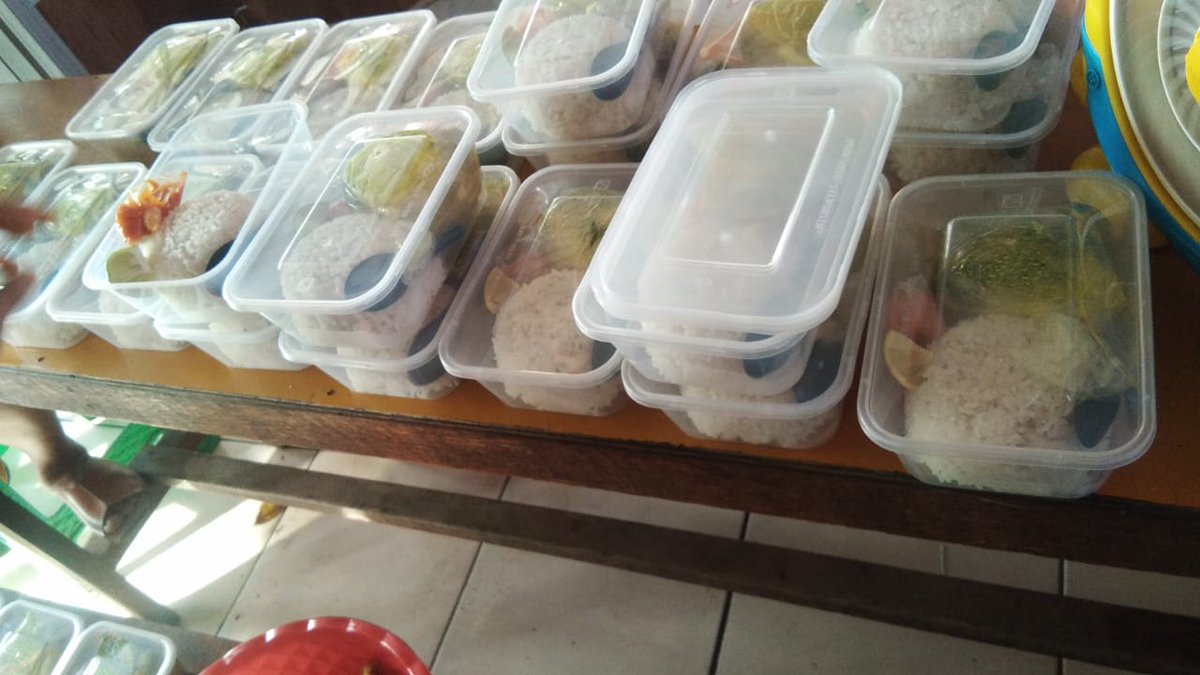 yeapyyy's tweet photo. Permisi.. Aku mau promosiin usaha makanan punya ibuku dan saudaranya ya.
 
1. Soto Ayam Lamongan Bu Har
Buka setiap hari, untuk jamnya 05.30-13.00
Klo lg tutup kemungkinan bisa habis/libur ya. Bisa juga terima pesanan soto/nasi kotak pada umumnnya https://t.co/5GlGMzbfcw