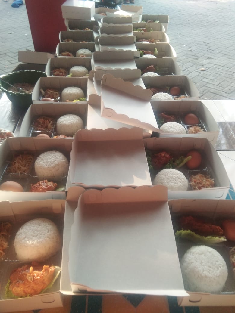 yeapyyy's tweet photo. Permisi.. Aku mau promosiin usaha makanan punya ibuku dan saudaranya ya.
 
1. Soto Ayam Lamongan Bu Har
Buka setiap hari, untuk jamnya 05.30-13.00
Klo lg tutup kemungkinan bisa habis/libur ya. Bisa juga terima pesanan soto/nasi kotak pada umumnnya https://t.co/5GlGMzbfcw