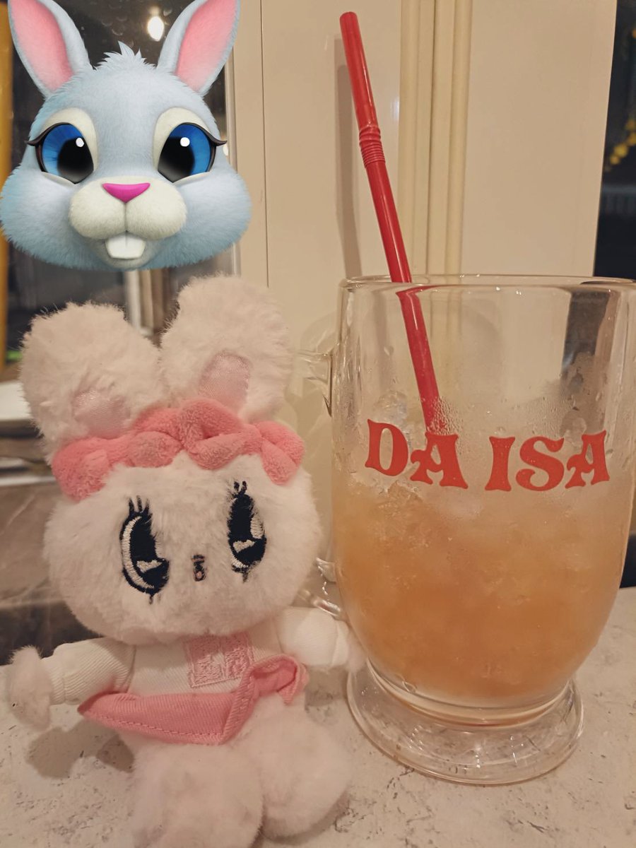 mirai030901's tweet image. こんばんはみーにゃん💛

今日も寒いねんみーにゃん！今日も１日お疲れ様でしたみーにゃん🍰💛

好きなピザみーにゃん💛もぐもぐした時のみーにゃん💛

#DAISA
#ピザ🍕