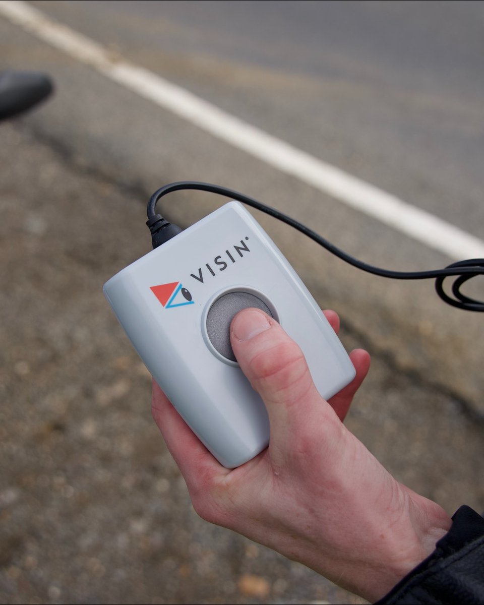 Diamondcoatings's tweet photo. Why shouldn't we have the same control for our visors as we do for our car windscreens: press a button and see clearly. 👌 

#visin #heated #visor #bikerlife https://t.co/Gzv6P0lUBn