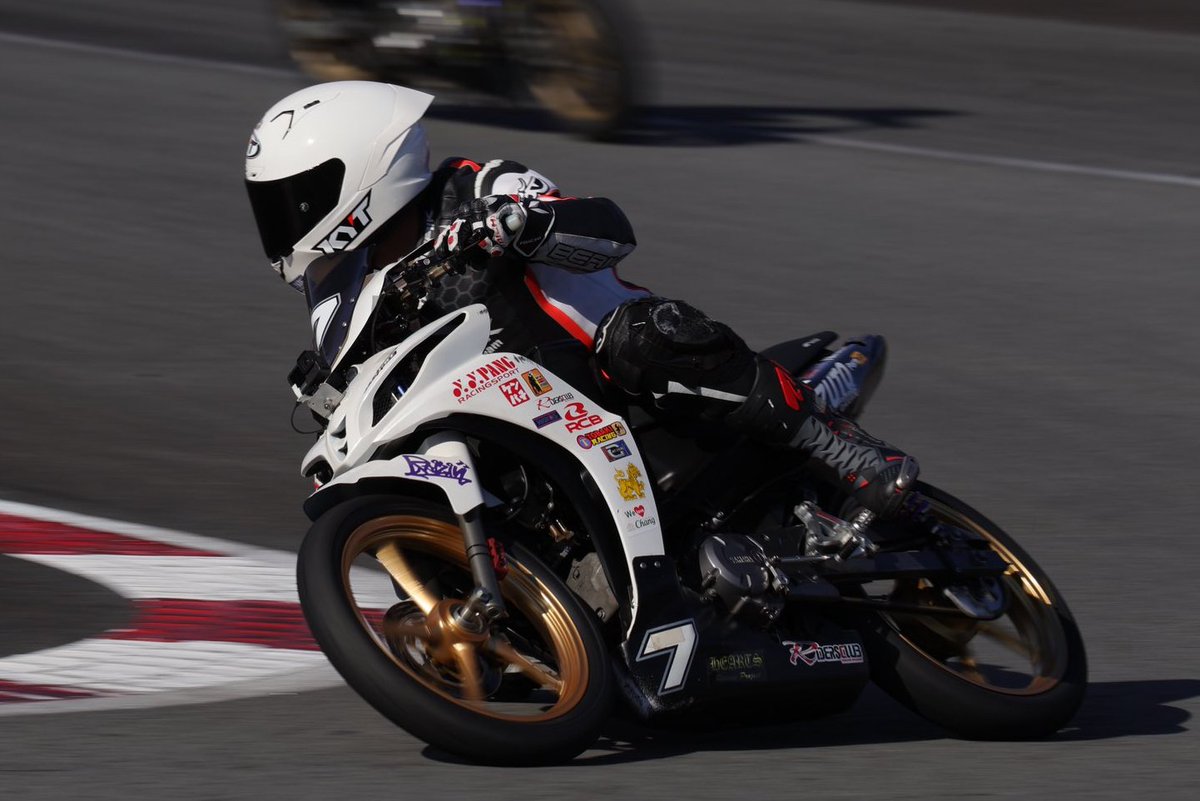 mcc_crews's tweet photo. 信じられないだろうけど、これ4速ロータリーなんだぜw
#ヤマハ
#JupiterZ1
#KYT
#NZrace
#forma
#ミニろくmini https://t.co/uuqPTK0mvi