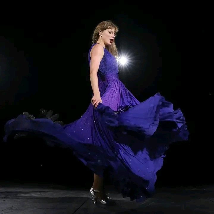 honeybeeeonly's tweet photo. The Eras Tour Vancouver Night 1 Surprise Songs:

🎸Haunted / Wonderland
🎹Never Grow Up / The Best Day

#CanadaTSTheErasTour 
#VancouverTSTheErasTour #taylornation #TaylorSwift #taylorswifterastour #taylorsversion #Taylor #taylorswiftedit #taylorswiftreputation #taylorswiftfans #taylorswiftfanpage #taylorswifterastour2024 #taylorswiftevermore #taylorswifteras #theerastour #TSTheErasTour #erastour   #swifties #swiftiesforever  #swiftieforlife #erastour2024 #erastourmiami #erastouroutfit  #erastourneworleans #theerastourtaylorswift #TheErasTour2024 #TSTheErasTourToronto #TorontoTSTheErasTour #ErasTourToronto