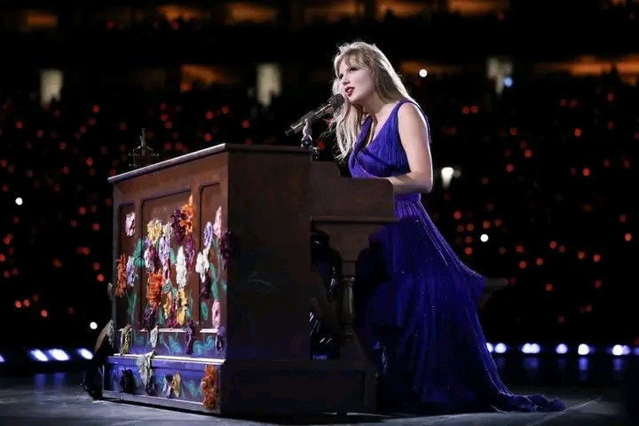 honeybeeeonly's tweet photo. The Eras Tour Vancouver Night 1 Surprise Songs:

🎸Haunted / Wonderland
🎹Never Grow Up / The Best Day

#CanadaTSTheErasTour 
#VancouverTSTheErasTour #taylornation #TaylorSwift #taylorswifterastour #taylorsversion #Taylor #taylorswiftedit #taylorswiftreputation #taylorswiftfans #taylorswiftfanpage #taylorswifterastour2024 #taylorswiftevermore #taylorswifteras #theerastour #TSTheErasTour #erastour   #swifties #swiftiesforever  #swiftieforlife #erastour2024 #erastourmiami #erastouroutfit  #erastourneworleans #theerastourtaylorswift #TheErasTour2024 #TSTheErasTourToronto #TorontoTSTheErasTour #ErasTourToronto