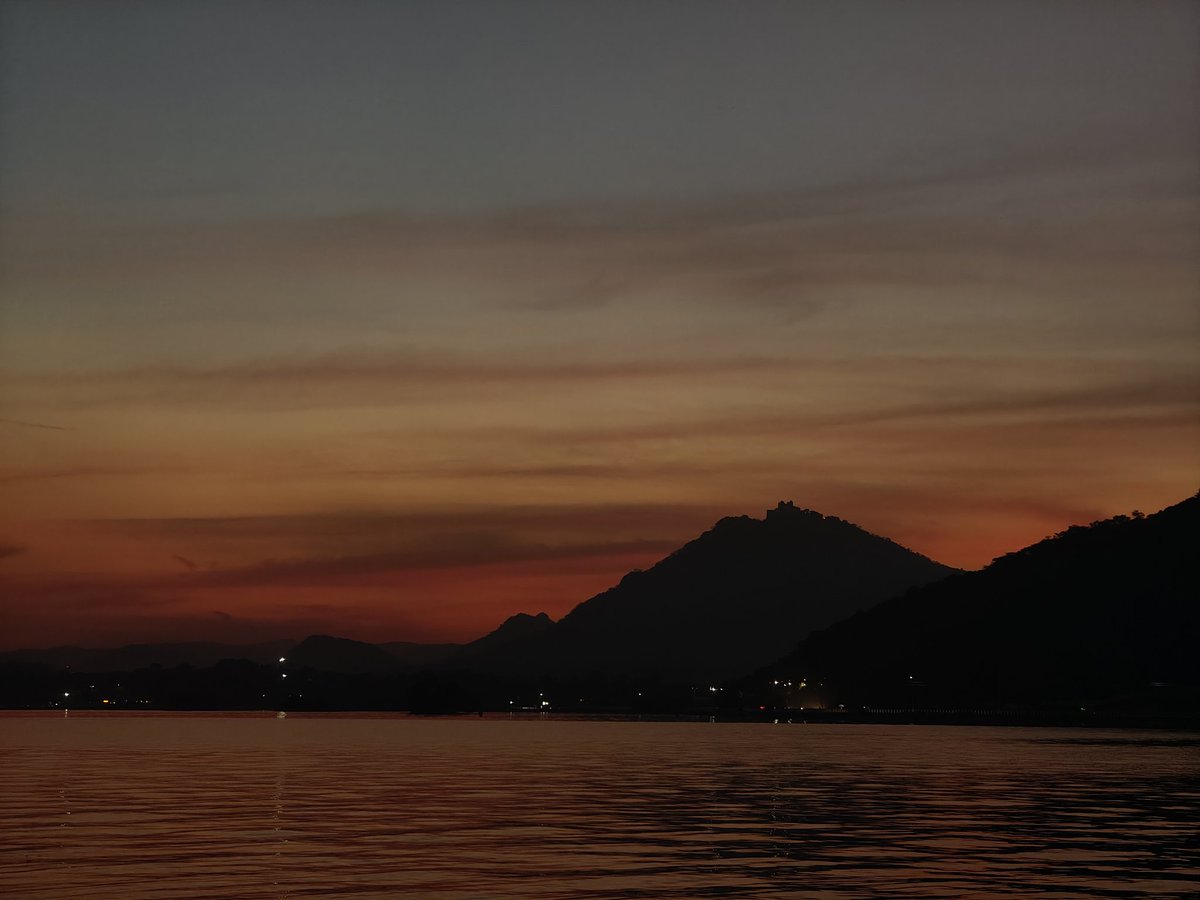 daacsaaab's tweet photo. Perpetual Enchantment - something undeniable about the Rajasthan Sky. Udaipur comes close to Jodhpur's elegance.

#Udaipur #Rajasthan https://t.co/apRAoVQryF