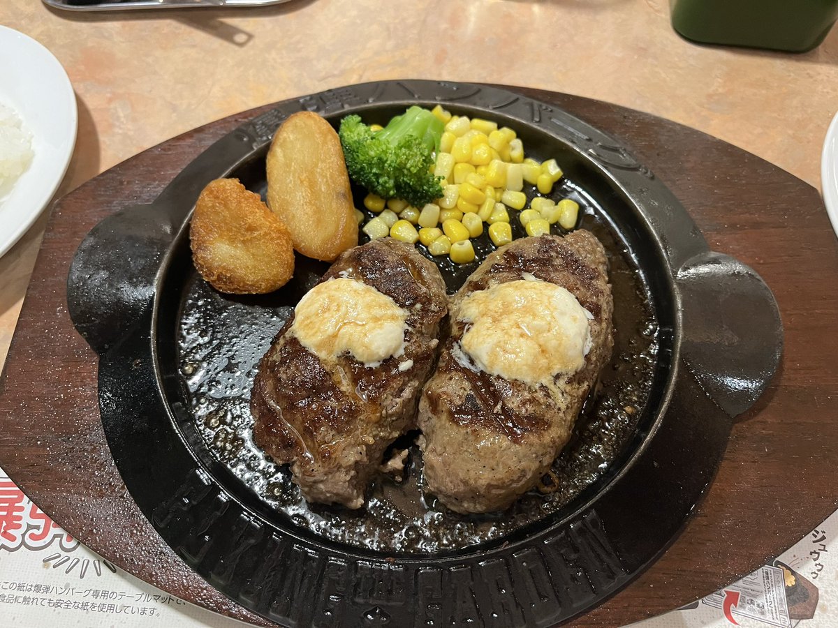なまん tweet media