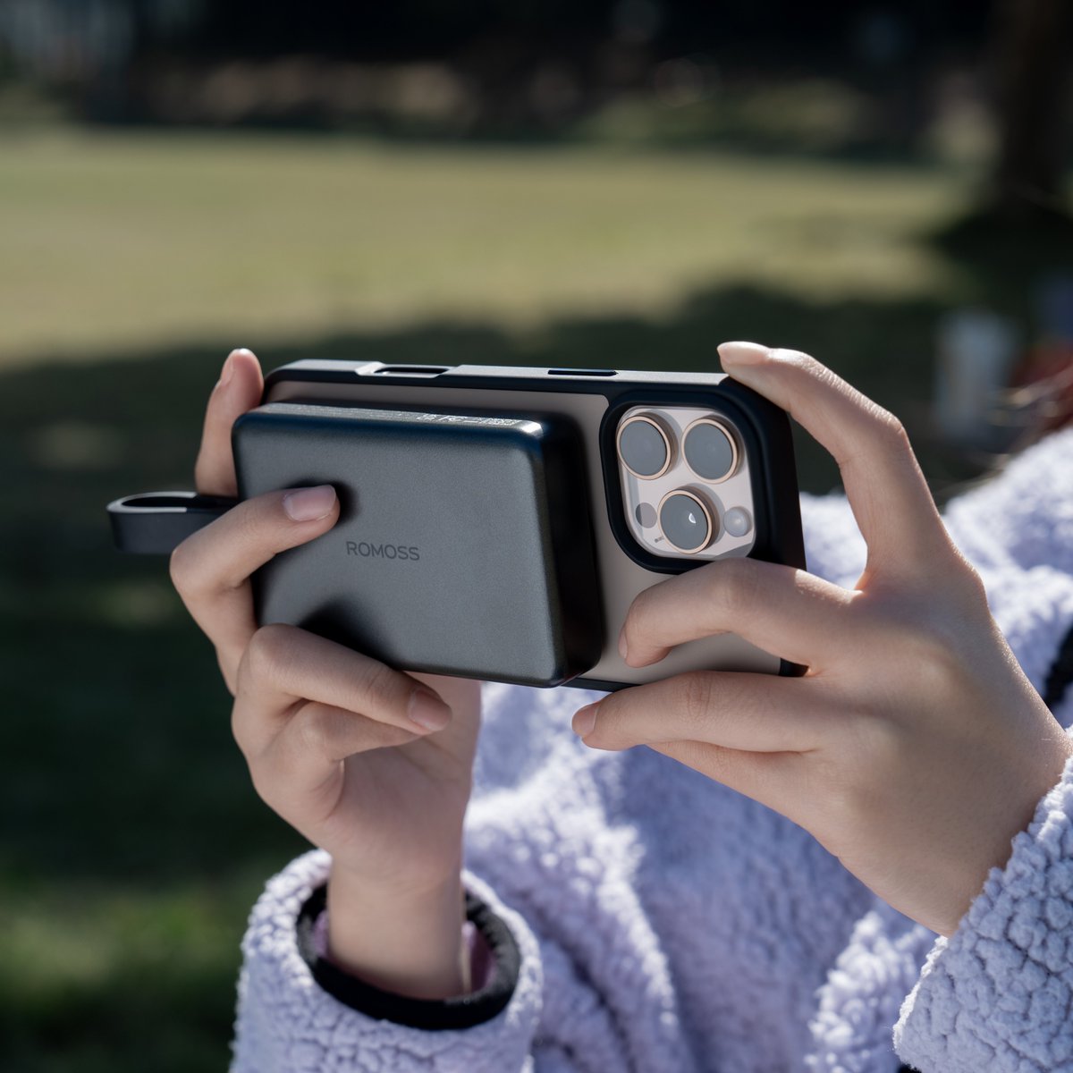 romoss_official's tweet photo. Hey guys, how is your weekend going?
The MagCarry 10000mAh power bank is my weekend power companion.
#romoss #romosspowerbank #powerbank #portablecharger https://t.co/Qt5uHQ9OvI