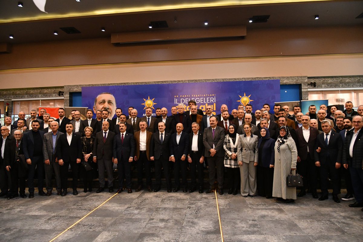 caglayancgty's tweet photo. AK Parti Kocaeli 8’inci İl Delege Buluşmasında, teşkilatlarımızın birlik ve beraberliğini daha da güçlendiren verimli bir buluşma gerçekleştirdik.

Ortak akıl ve samimi gayretle yolumuza kararlılıkla devam ediyoruz!  🇹🇷 https://t.co/UXSvFADDA1