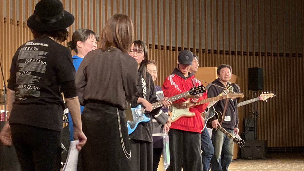 sumiya_keion's tweet photo. 本番盛り上がってます🔥
参加者のなかには演奏よりインタビューが緊張するという方も。これも発表会の醍醐味ですね!
#HSF24 #すみや発表会レポ https://t.co/550PaRpnOY