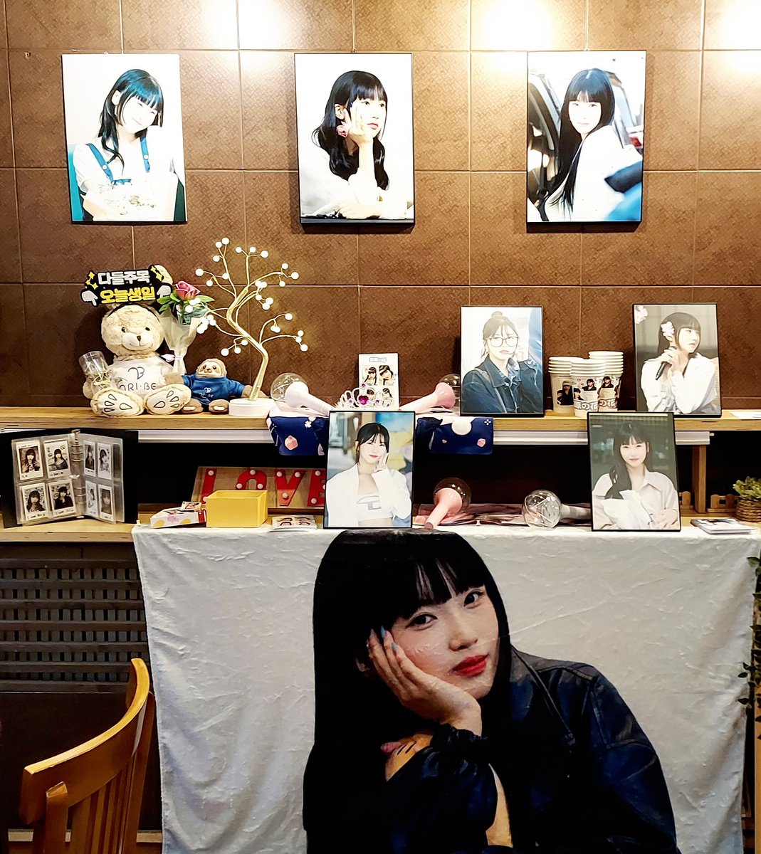 BRASIL_TRIBE's tweet photo. [📸] Confira fotos do cafe event de aniversario da SoEun 

cr. Do_Dolce_vita

#겨울에_찾아온_푸른_달콤함 
#트라이비 #TRI_BE #소은 #SoEun https://t.co/4SQGD2Z2Pu
