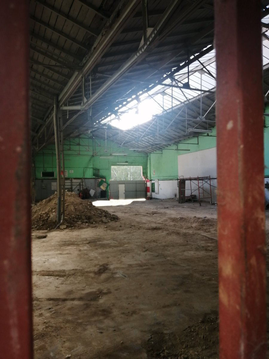 PacoSanz70's tweet photo. Ya han deshuesado y sacado los menuceles del historico garage Aragón. Próxima estacion: pisos de lujo.

La historia de los garages en #Zaragoza la conté en este artículo 

https://t.co/YB3cgp18eu https://t.co/cYIL2szPWc