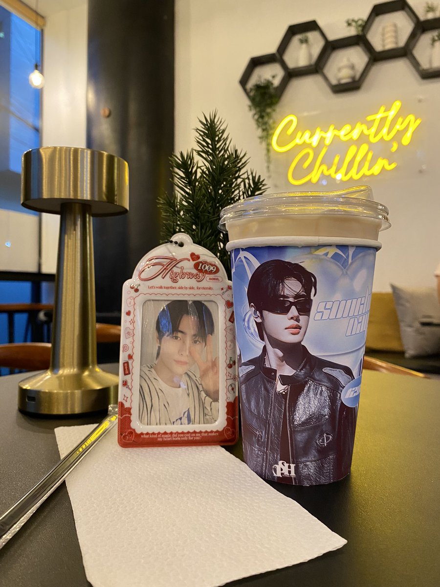 jayzdaze's tweet photo. currently @ currently cafe

Happy birthday, Sunghoon!💙 And thank u so much @PSHGlobalTeam https://t.co/WTwCIl4xly