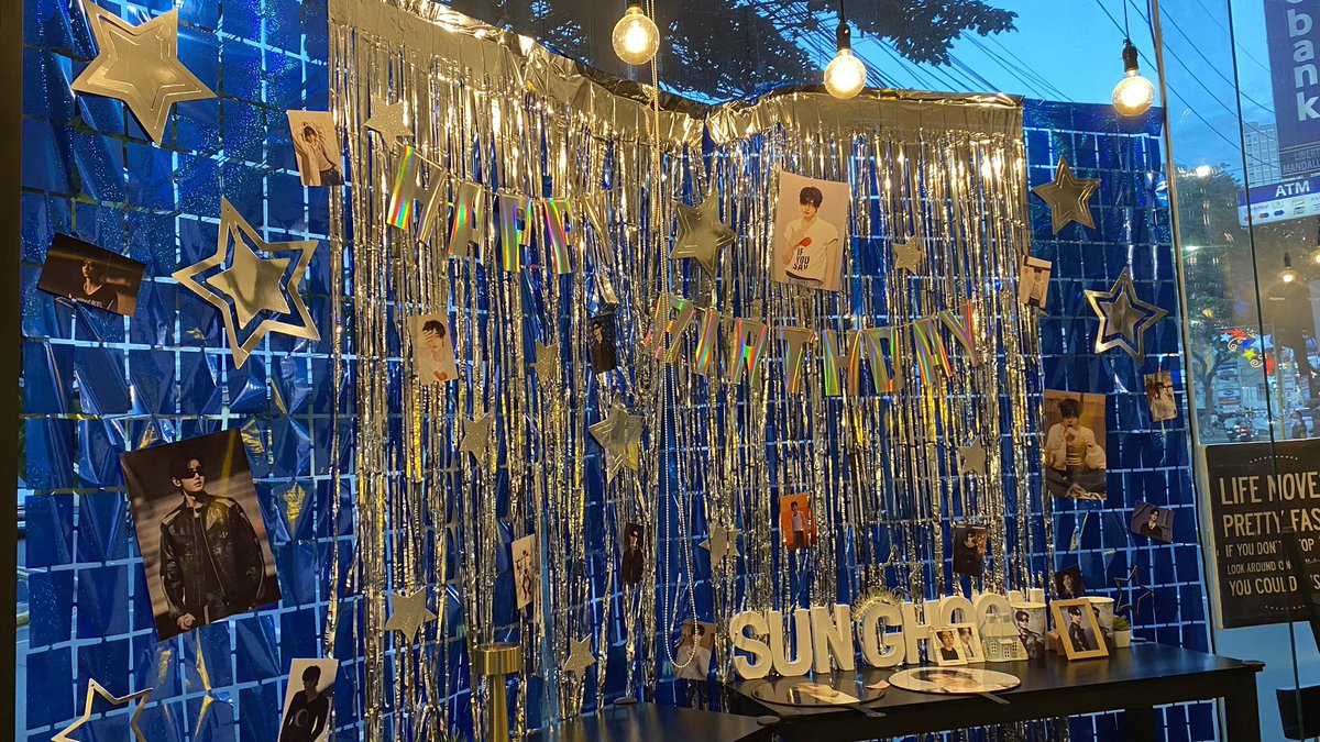 jayzdaze's tweet photo. currently @ currently cafe

Happy birthday, Sunghoon!💙 And thank u so much @PSHGlobalTeam https://t.co/WTwCIl4xly