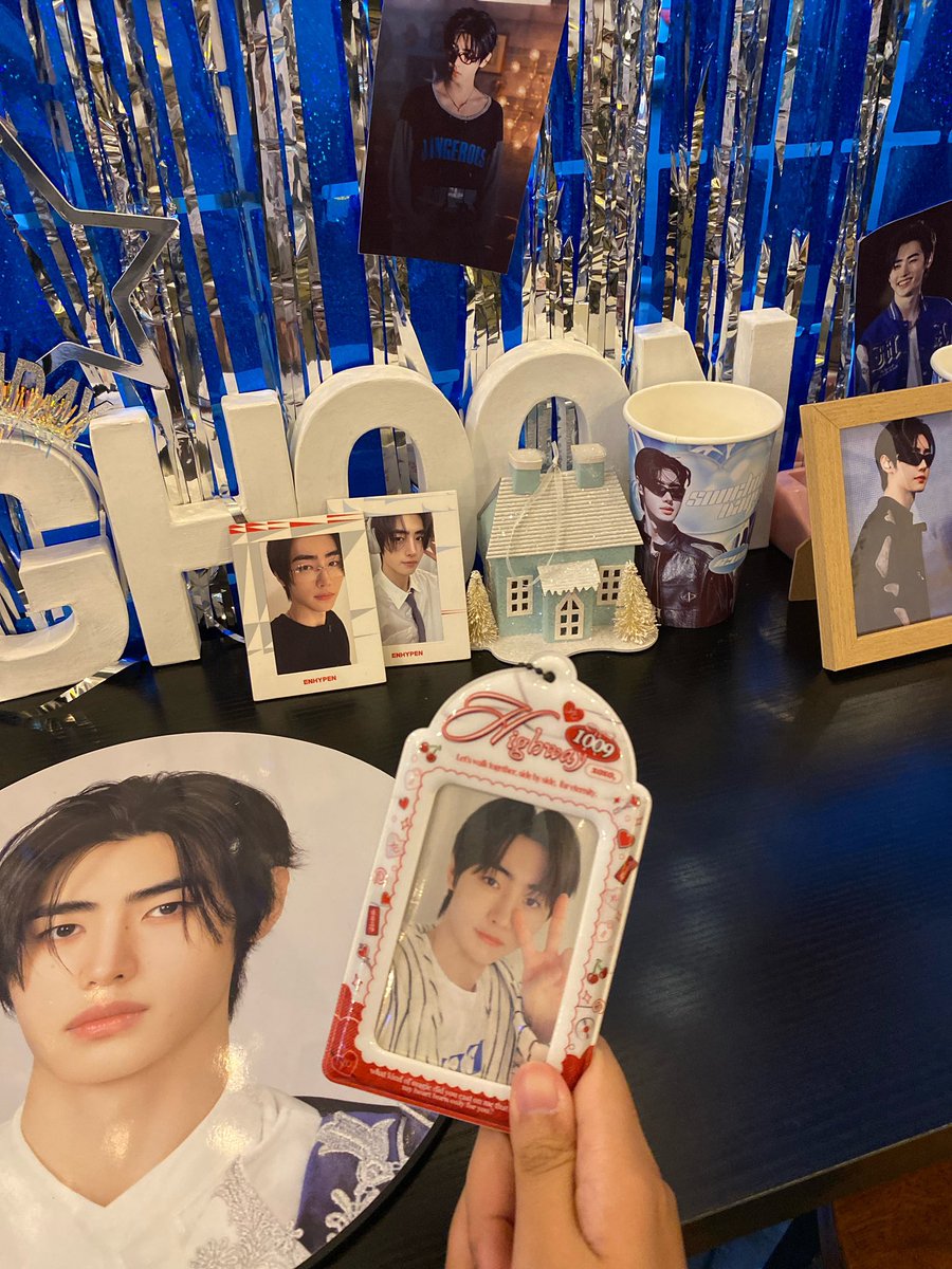 jayzdaze's tweet photo. currently @ currently cafe

Happy birthday, Sunghoon!💙 And thank u so much @PSHGlobalTeam https://t.co/WTwCIl4xly