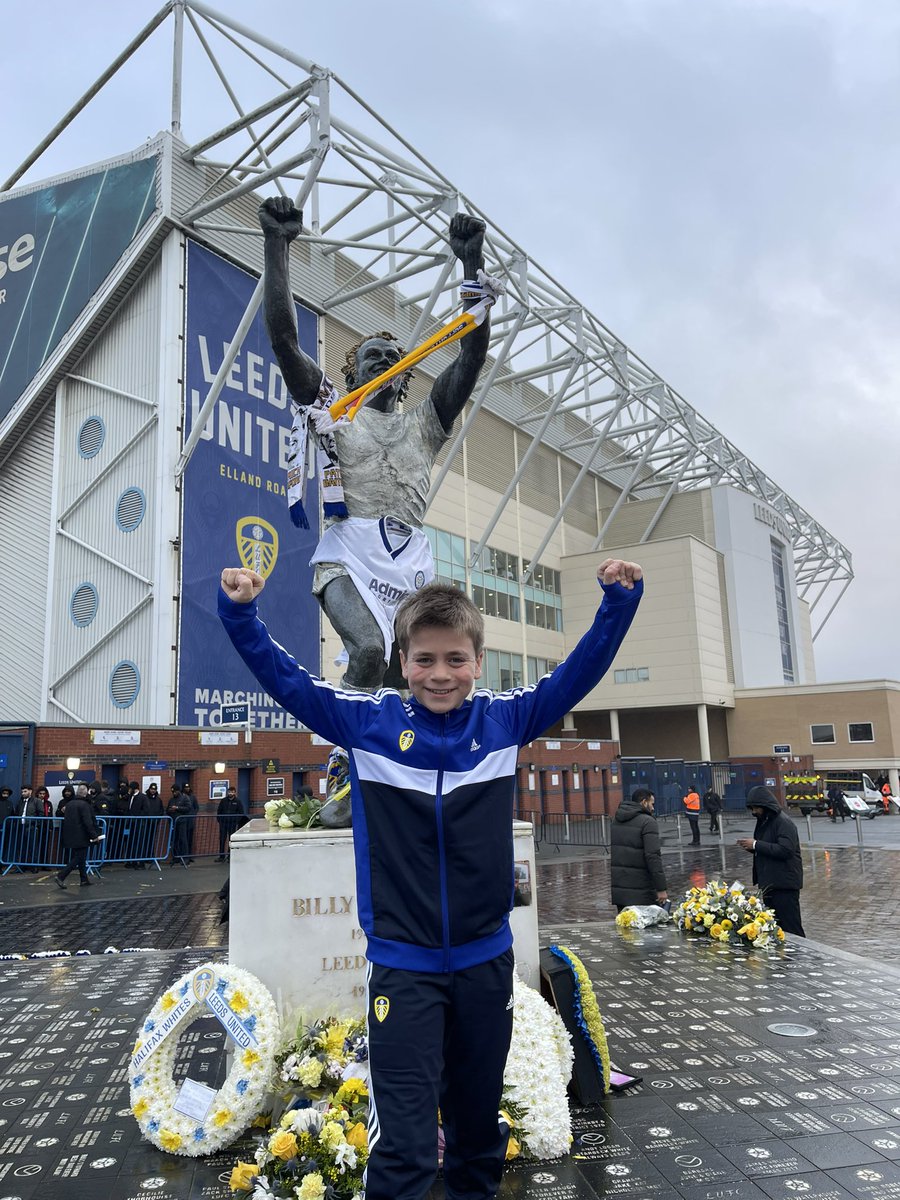 Jacob The Pilot (@jacob_the_pilot) on Twitter photo Super excited & proud to be the Leeds Match Mascot today so I’m calling it!
<a href="/LUFC/">Leeds United</a> 2 <a href="/dcfcofficial/">Derby County</a> 0
But obviously may the best team win *cough Leeds!
#MOT #ALAW #WeAreLeeds
#RememberingBillyBremner💙🤍💛 Super excited & proud to be the Leeds Match Mascot today so I’m calling it!
<a href="/LUFC/">Leeds United</a> 2 <a href="/dcfcofficial/">Derby County</a> 0
But obviously may the best team win *cough Leeds!
#MOT #ALAW #WeAreLeeds
#RememberingBillyBremner💙🤍💛