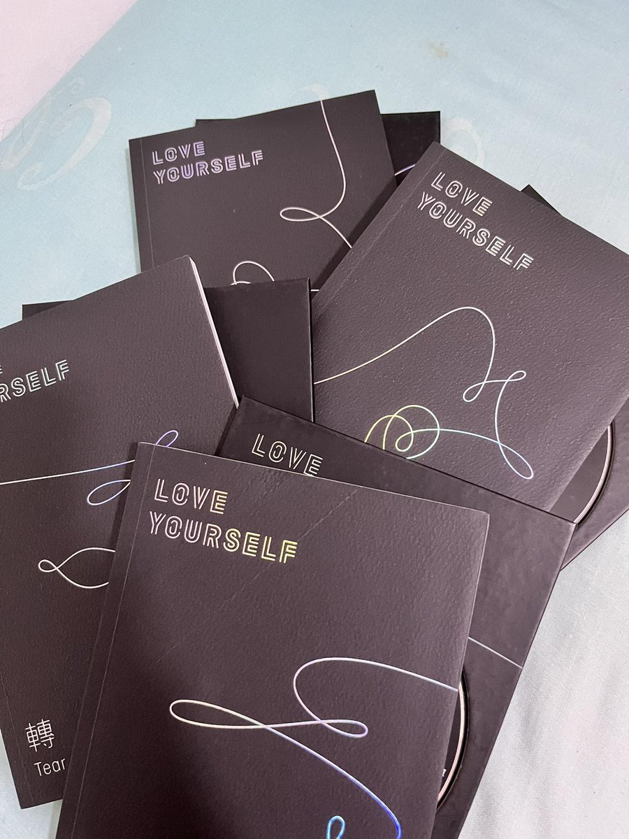 alweys_es's tweet photo. WTS LFB BTS ARMY
❗️STRICTLY SOLD ALBUM SET❗️ (no album pc)

1k ALL if PAYO
1250 if 3 Days DOP
(excluding pf &amp; lsf)

LY Tear (YOUR ver) Set
LY Answer (SELF ver) Set
Persona album
BE ALBUM

♡ onhand
♡ no to sensi
♡ dm/reply to reserve or for qs

Thanks! https://t.co/xjcxRGppOr