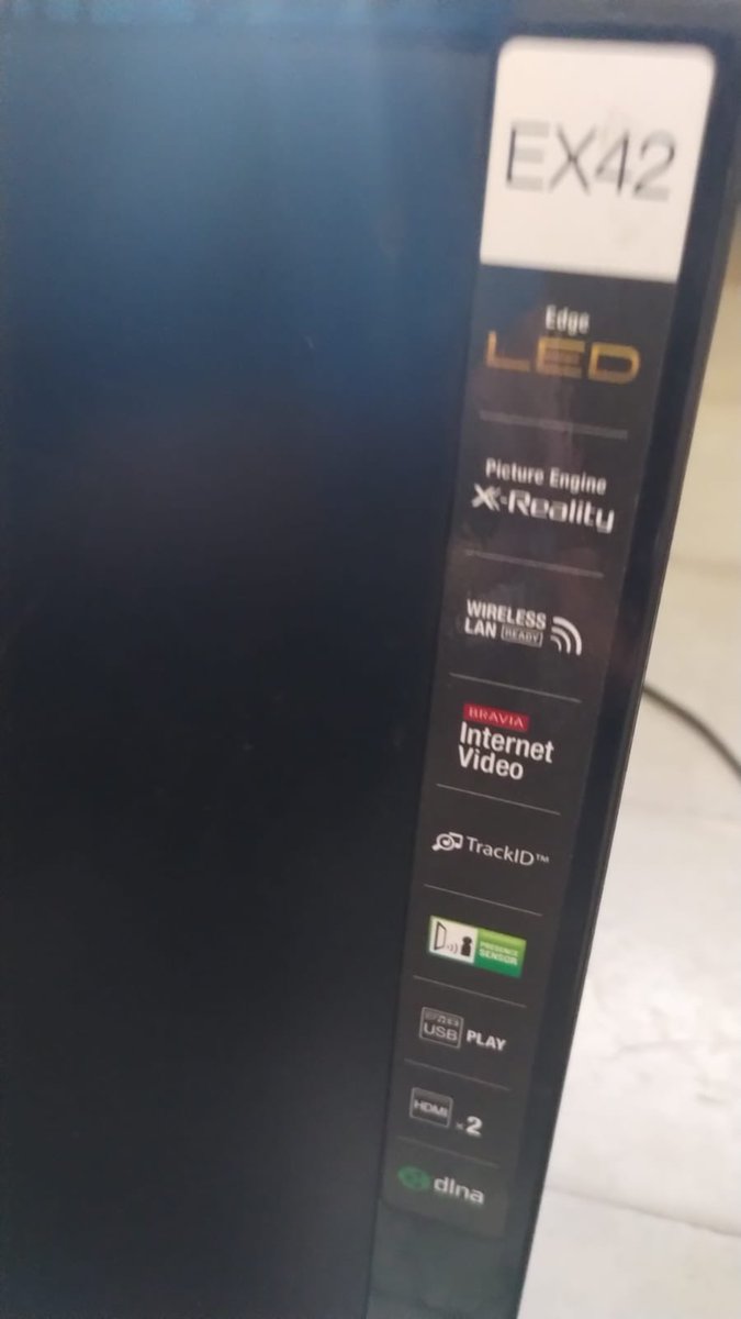 akshay_90's tweet photo. @Flipkart @flipkartsupport your executive is trying to harass my senior parents by trying to make money by calling a LED tv recognised by @Sony brand itself as LCD and refusing to accept for exchange. Your so called customer care on chat refuses to raise complaint or escalate. https://t.co/qyuzeVEAhZ