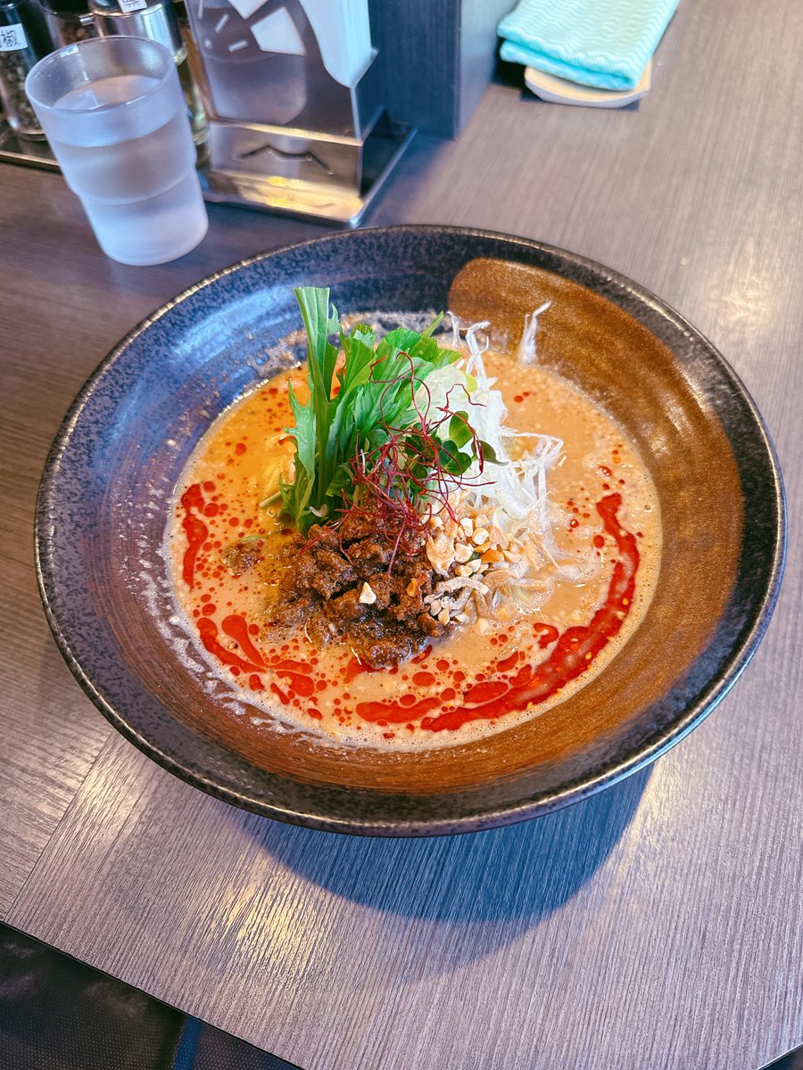 asahi_royals's tweet image. RAMPAGE行ってきた🔥&初レゼルさん💠
貴重なお話が聞けて、初めてお会いするブリーダーの方々にもご挨拶ができて嬉しかったです🥰
ステッカーも沢山いただいちゃった♡
帰りに担々麺食べて(美味しかった😋)、可愛いパン屋さんでパン購入🥐
#RAMPAGE
#ランページ
#Ballpythonbreeder
#ボールパイソン