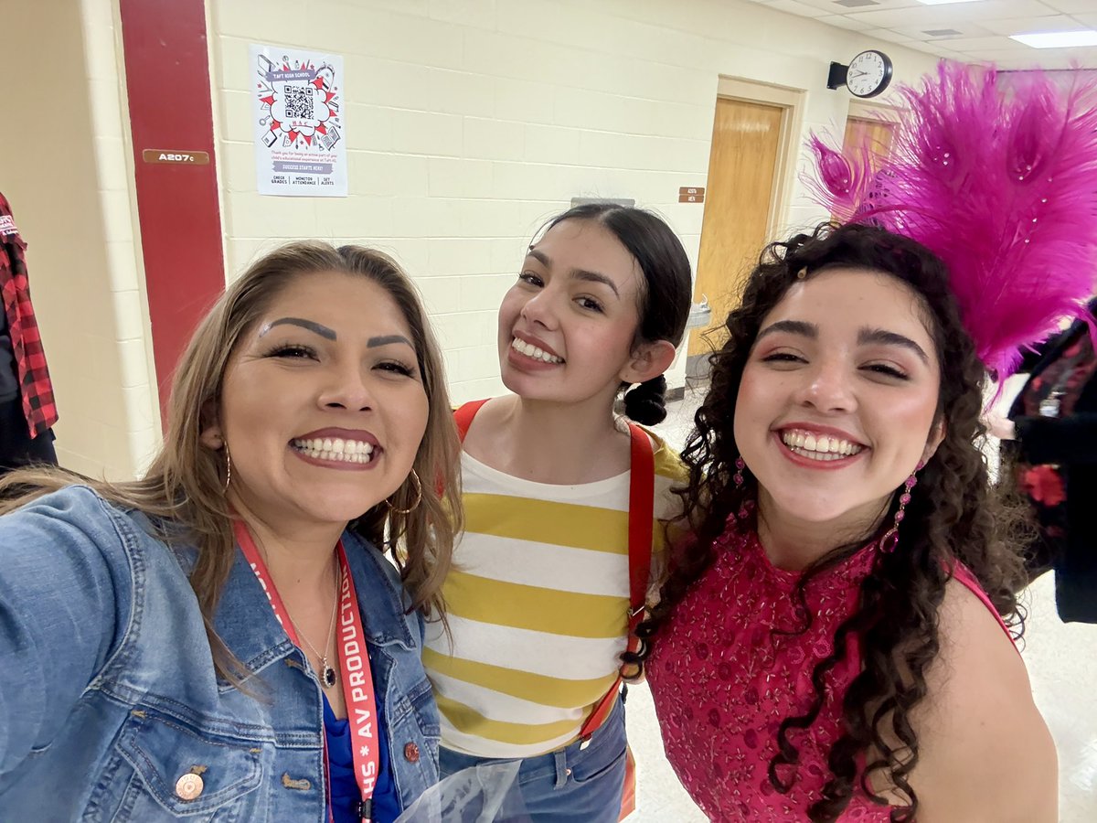 MrsSab_SS's tweet photo. Seussical was an amazing show! Very talented students and staff. @NISDComArts @Taft_Theatre https://t.co/xFIiVJuPEt