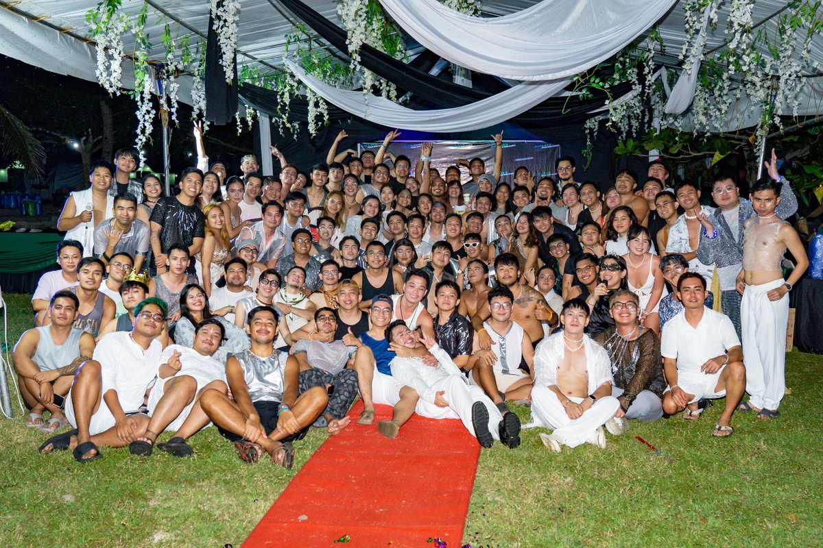 Gabyboiii's tweet photo. At the end of the day, will always be thankful for this group na naging pamilya ko na rin.

They made me feel so alive again.

#Batlaya https://t.co/Zc7Bin8B5Q
