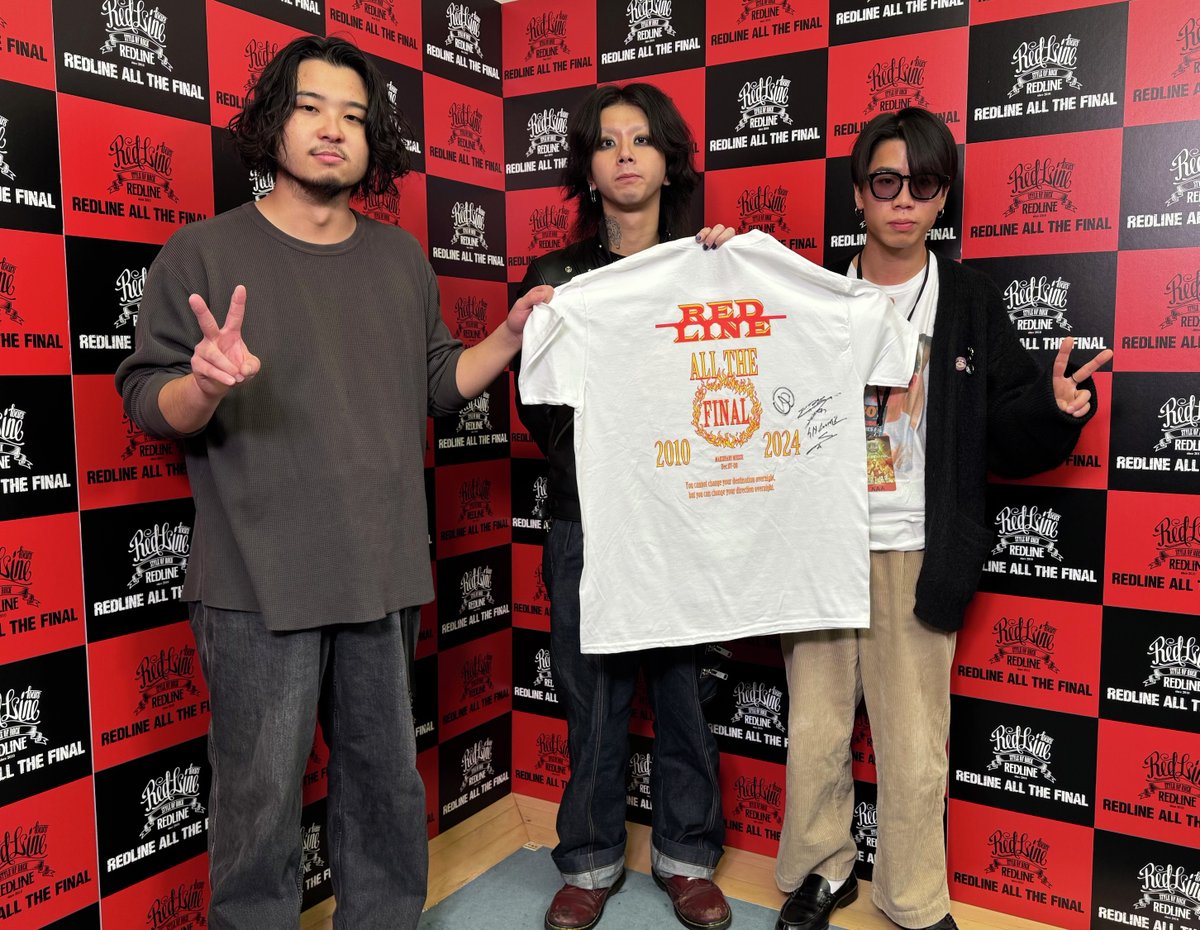 DAMch_Official's tweet photo. ▶▶ #REDLINE_DAM ◀◀

REDLINE ALL THE FINAL🔥
現地よりプレゼントキャンペーン！

【SIX LOUNGE】
サイン入りTシャツが抽選で1名様に当たる⚡

◆参加方法
①@REDLINE_TOURと@DAMch_Officialをフォロー
②この投稿をリポスト

◆締切
12/18

@lounge666
#SIXLOUNGE https://t.co/NwyWYmWEsr