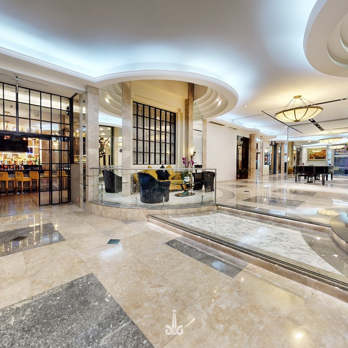 Un espacio que te da la bienvenida a nuevas experiencias 

En el corazón del Hotel Marquis Reforma, nuestro lobby es el punto de partida perfecto. Diseñado para inspirar tranquilidad y confort, es ideal para una pausa, una reunión casual o simplemente para admirar su ambiente.