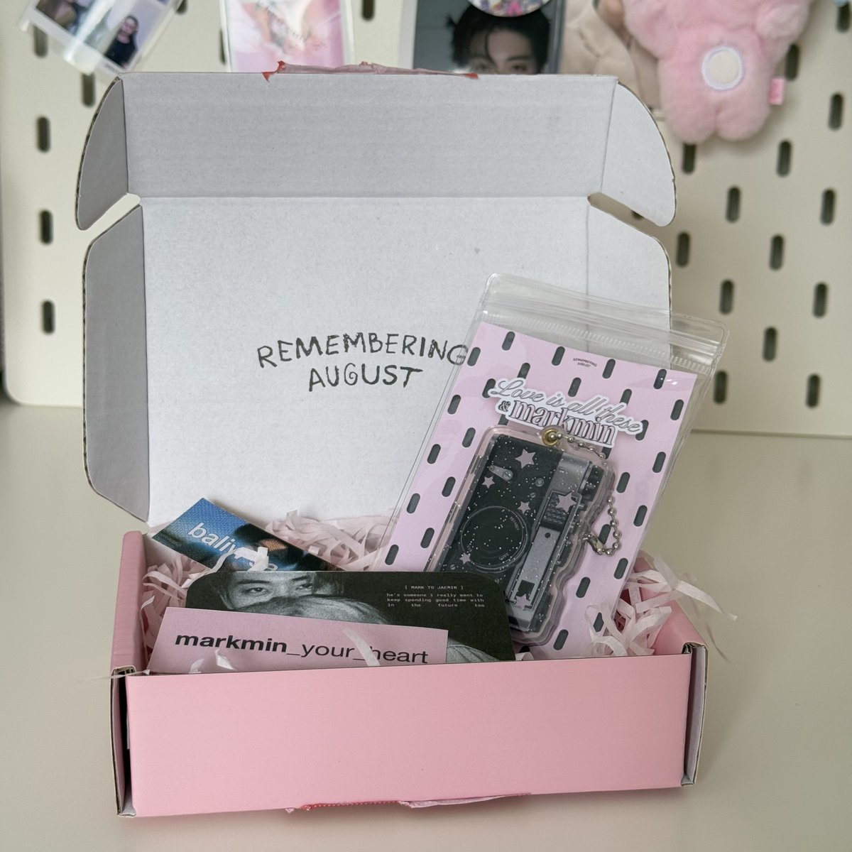 thoreukart's tweet photo. π κ° happy mail #thoreumails κ±
received a very cutesy markmin keyring from @remembering_aug <3 tysm!
#augustshaul https://t.co/zACAJRubWe