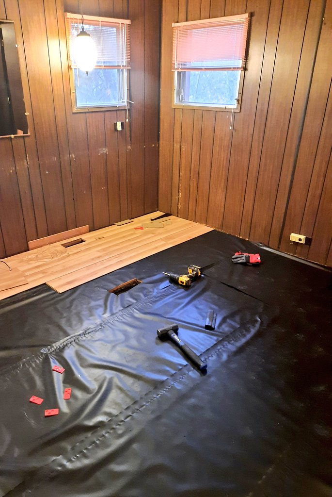 FivePillarFarms's tweet photo. 70s shag carpet gone✅️ https://t.co/uy5hiOIHUe