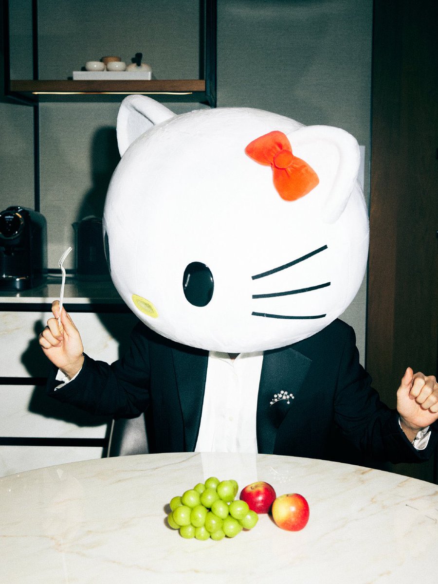 120724 : Yuan Studio weibo update [ 1/2 ]

“ Hello. This is Kitty ”

📌 Zheyuan studio shared snaps for 2024 iQiyi Screaming Night 

#ChenZheyuan #陈哲远