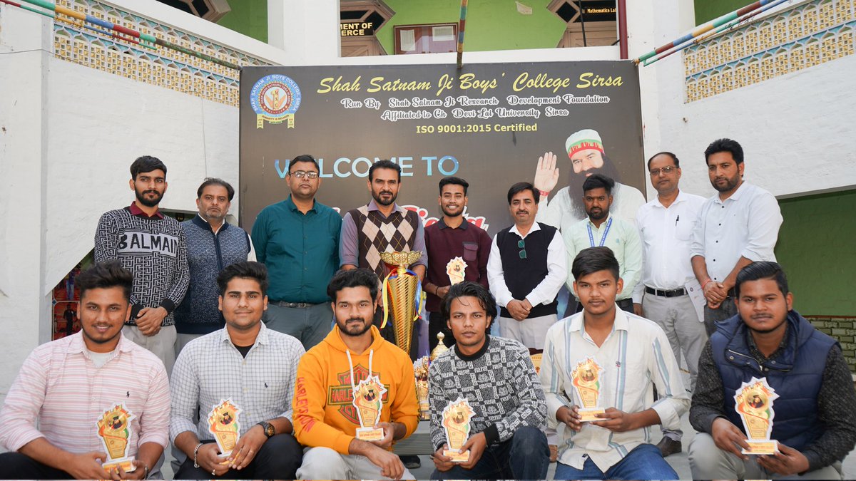 ssjboyscollege's tweet photo. Winner students of Youth festival held at Chaudhary Devi Lal University, are honoured by Principal of Shah Satnam Ji Boys College, Sirsa

#SSJBC #shahsatnamjiboyscollege #CDLU #YouthFestival  #CulturalActivity #CulturalProcession #CulturalEvent #Haryana #Dance #HaryanviDance https://t.co/BJ8YFVWeXM