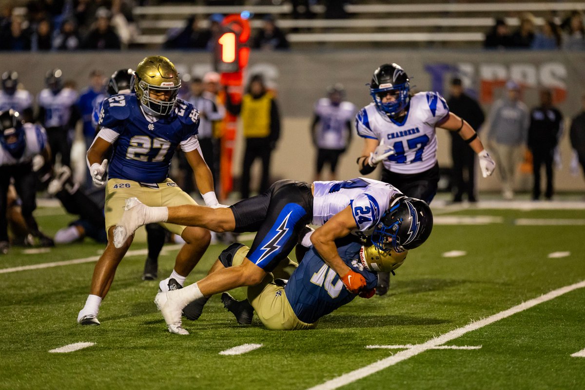 TXPSMedia's tweet photo. The Dallas Christian Chargers. 4-Time Defending State Champions.

@DCSChargers | #txhsfb