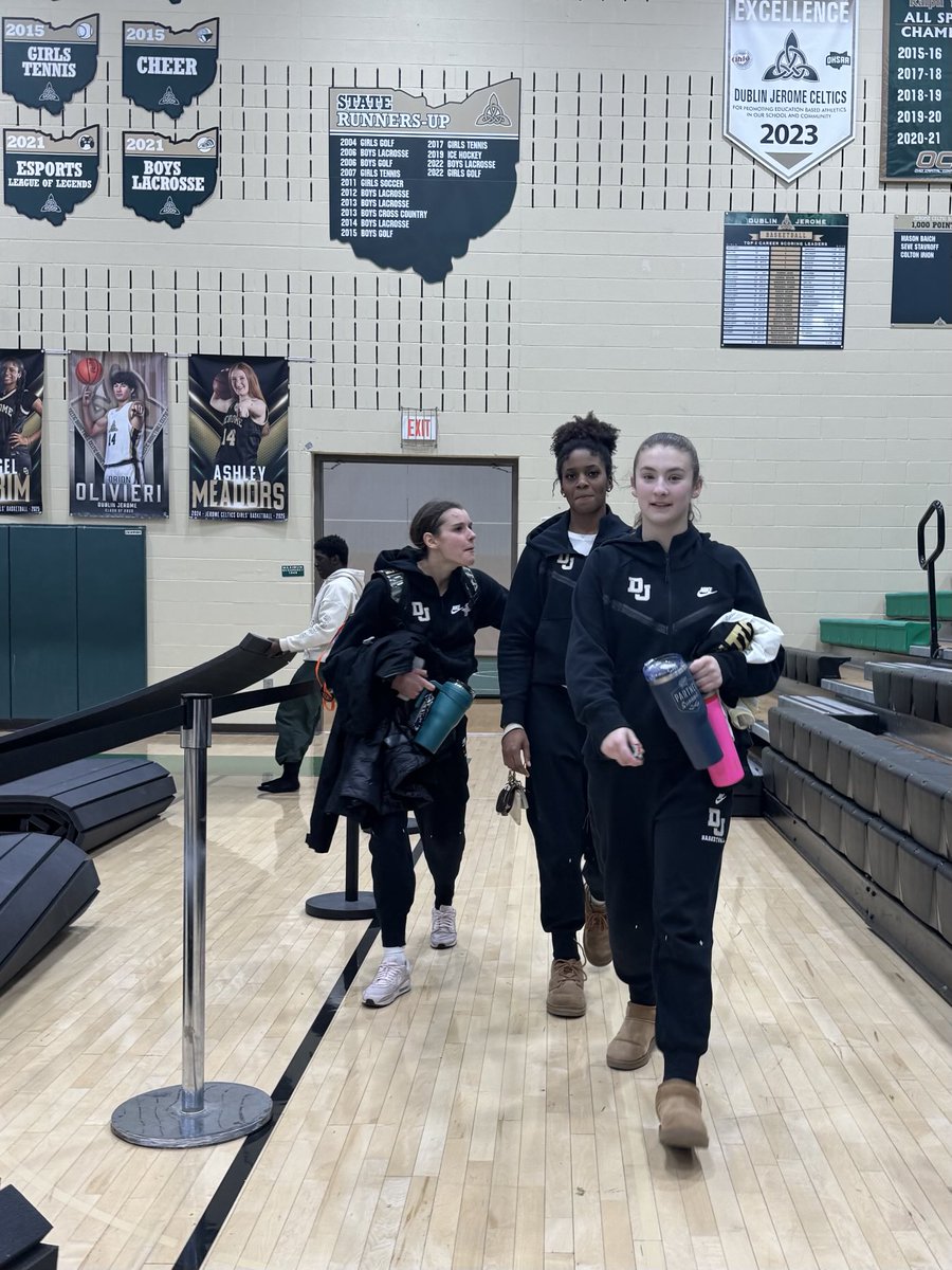 ezirim3's tweet photo. Celebrating Angelβs double-double (20 points and 10 rebounds) over Marysville tonight. Congrats Daughter! #DublinJeromeGirlsBasketball #DJHS https://t.co/l0hQQSEfYo