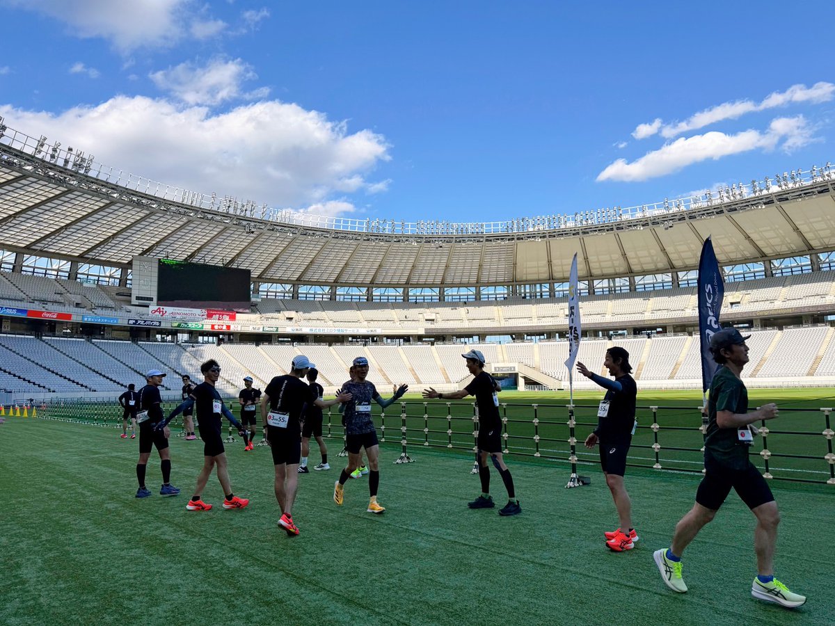 Challenge4_JPN's tweet image. ⋱㊗️サブ4達成🎊⋰

最後まで頼もしすぎる、
ペーサーの皆さまたち🏃‍♀️🏃‍♂️

ゴールまで一緒に走り切ったら、
みんな仲間🤝🔥
#Challenge4 Tokyo