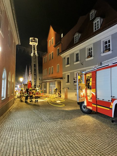 07.12.2024 05:26, Einsatz für den Einsatzleiter Rettungsdienst, Rauchentwicklung im Gebäude, Neustadt an der Aisch, RK NEA 7, RK NEA 76/1, RK NEA 71/6, RK NEA 71/7

#BRK #Rettungsdienst #Hauptamt #Ehrenamt #Bayern #rundumdieuhr #wirfüreuch #roteskreuz