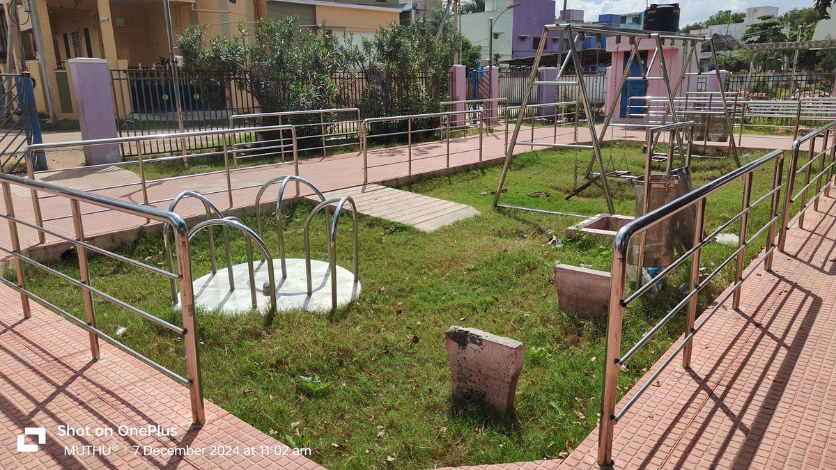 muthusankars's tweet photo. @Collectortnv @TirunelveliCorp 

#complaint Tirunelveli town, R.R.J.nagar children park is not maintained properly,all equipments are broken, also park used as wine bar , alcohol bottles and lots of cigarettes are there.

So do the needful to fix it and us as a kids play area. https://t.co/LAO3iZdIzZ