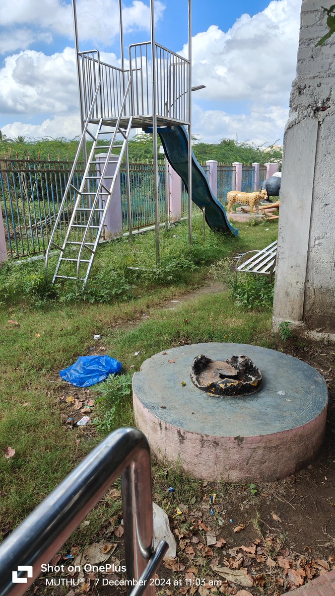 muthusankars's tweet photo. @Collectortnv @TirunelveliCorp 

#complaint Tirunelveli town, R.R.J.nagar children park is not maintained properly,all equipments are broken, also park used as wine bar , alcohol bottles and lots of cigarettes are there.

So do the needful to fix it and us as a kids play area. https://t.co/LAO3iZdIzZ