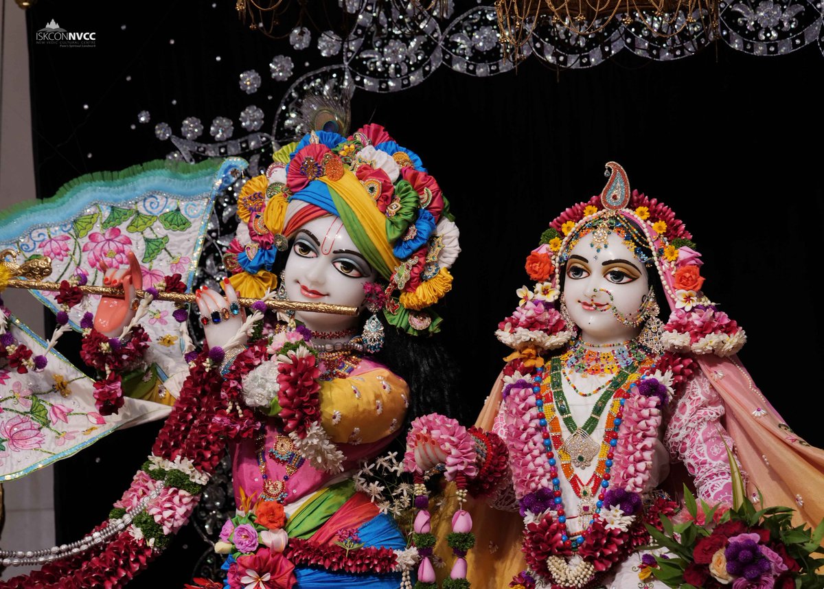 ISKCONPune's tweet photo. 🙏🏽Today's Darshan 📿 🗓07-12-2024🙏
🌷Sri Sri Radhavrindavanchandra🌷
🚩@ISKCONNVCCPune🚩
.
.
#ISKCONNVCC #ISKCONPune #ISKCONNVCCPune #ISKCON #7thdecember #7thdecember2024 #Saturday #Harinaamsankirtan #Radheshyamdas #Radheradhe #Sankirtan #Kirtan #Vrindavan #Mayapur #Prabhupada https://t.co/Mq3G0yCWfF
