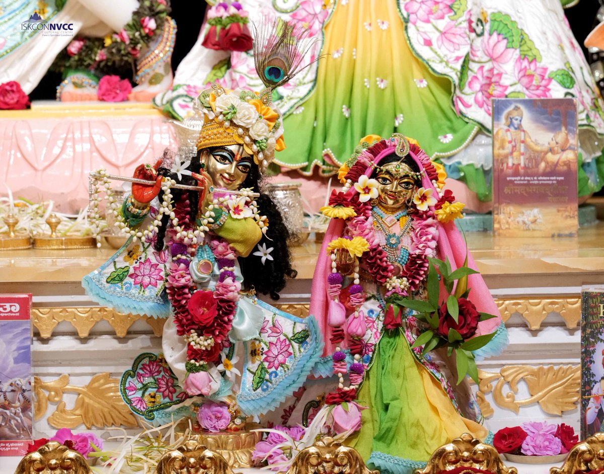 🙏🏽Today's Darshan 📿 🗓07-12-2024🙏
🌷Sri Sri Radhavrindavanchandra🌷
🚩@ISKCONNVCCPune🚩
.
.
#ISKCONNVCC #ISKCONPune #ISKCONNVCCPune #ISKCON #7thdecember #7thdecember2024 #Saturday #Harinaamsankirtan #Radheshyamdas #Radheradhe #Sankirtan #Kirtan #Vrindavan #Mayapur #Prabhupada